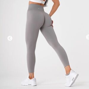 NVGTN Medium Squat-Proof Leggings
